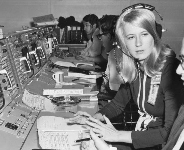 Words From the First Woman in NASA’s Mission Control Centre